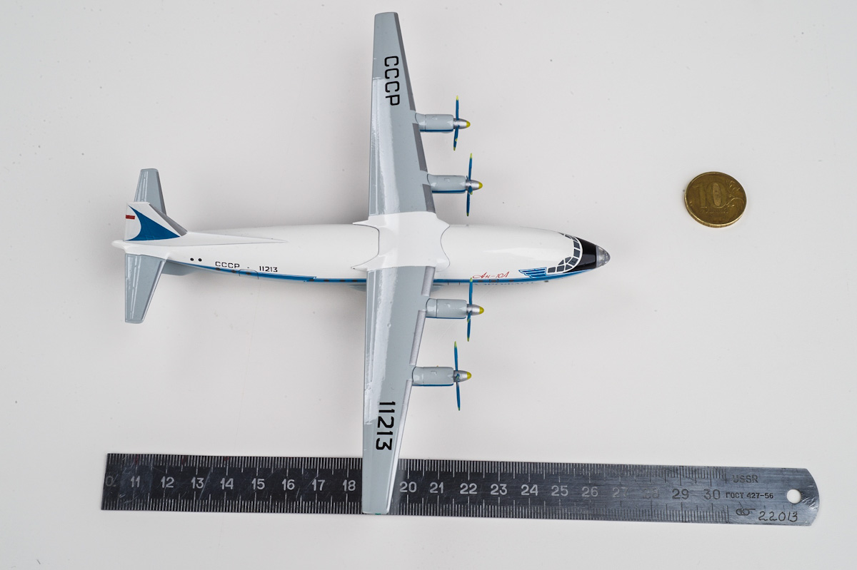 Antonov An-10A scale model, AviaBoss A2001.