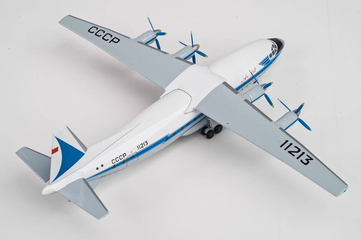 Модель самолета Ан-10А, AviaBoss A2001.