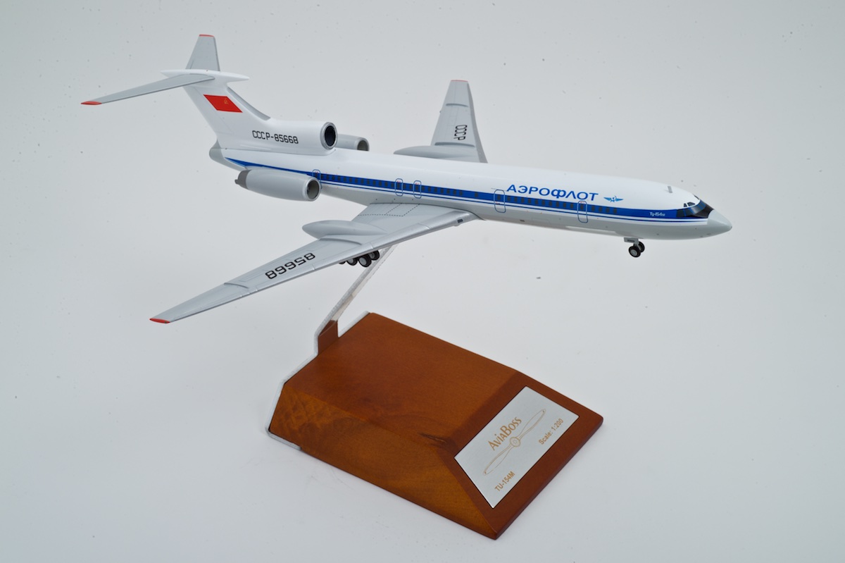 Модель самолета Ту-154М из металла, AviaBoss A2021.
